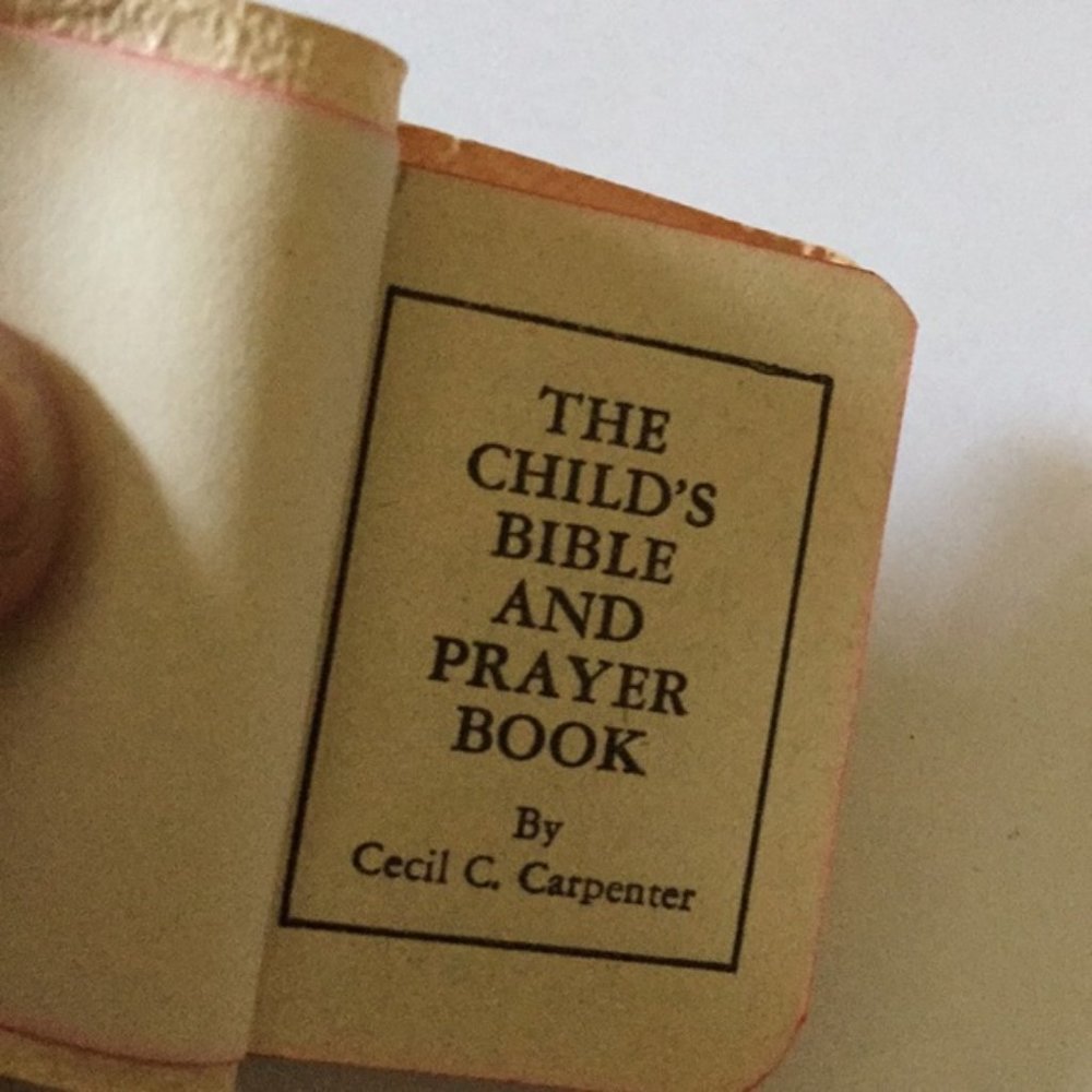 Rare. Vintage. Child's Bible. 2". Copyright 1932.